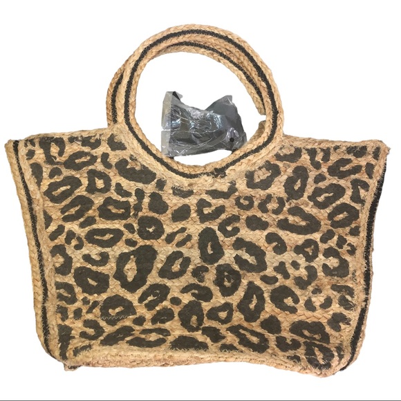 America & Beyond Leopard Print Yule XL Tote Bag W/ Tassel NWT - Picture 3 of 16